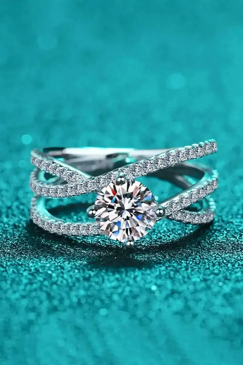 1 Carat Moissanite Crisscross Ring