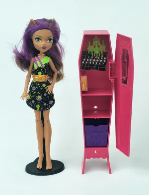 Monster High Doll Ghoul La La Locker Clawdeen Wolf Playset for Collectors, OOAK Repaint, Playing, Original Accessories, Furniture, Mattel