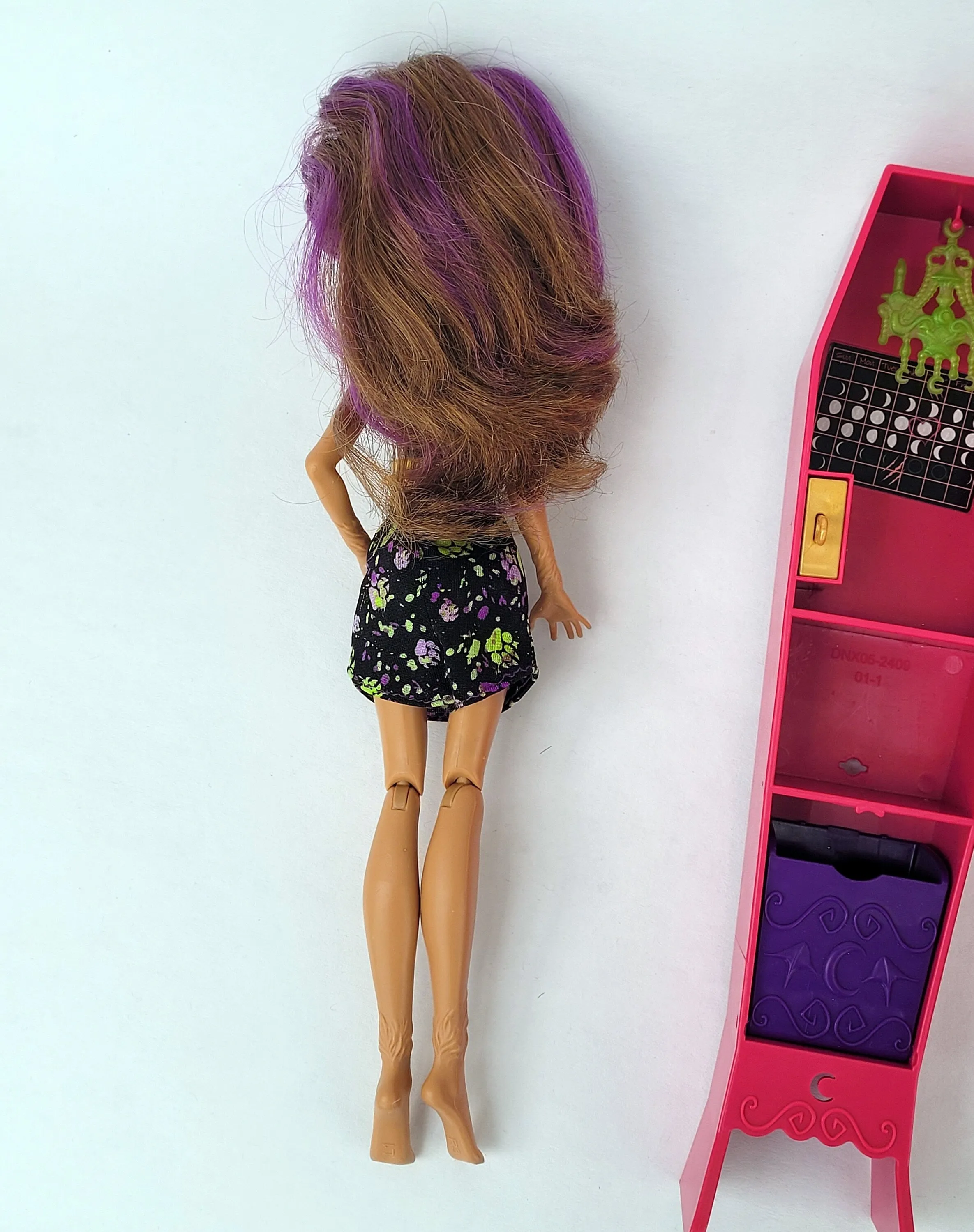 Monster High Doll Ghoul La La Locker Clawdeen Wolf Playset for Collectors, OOAK Repaint, Playing, Original Accessories, Furniture, Mattel