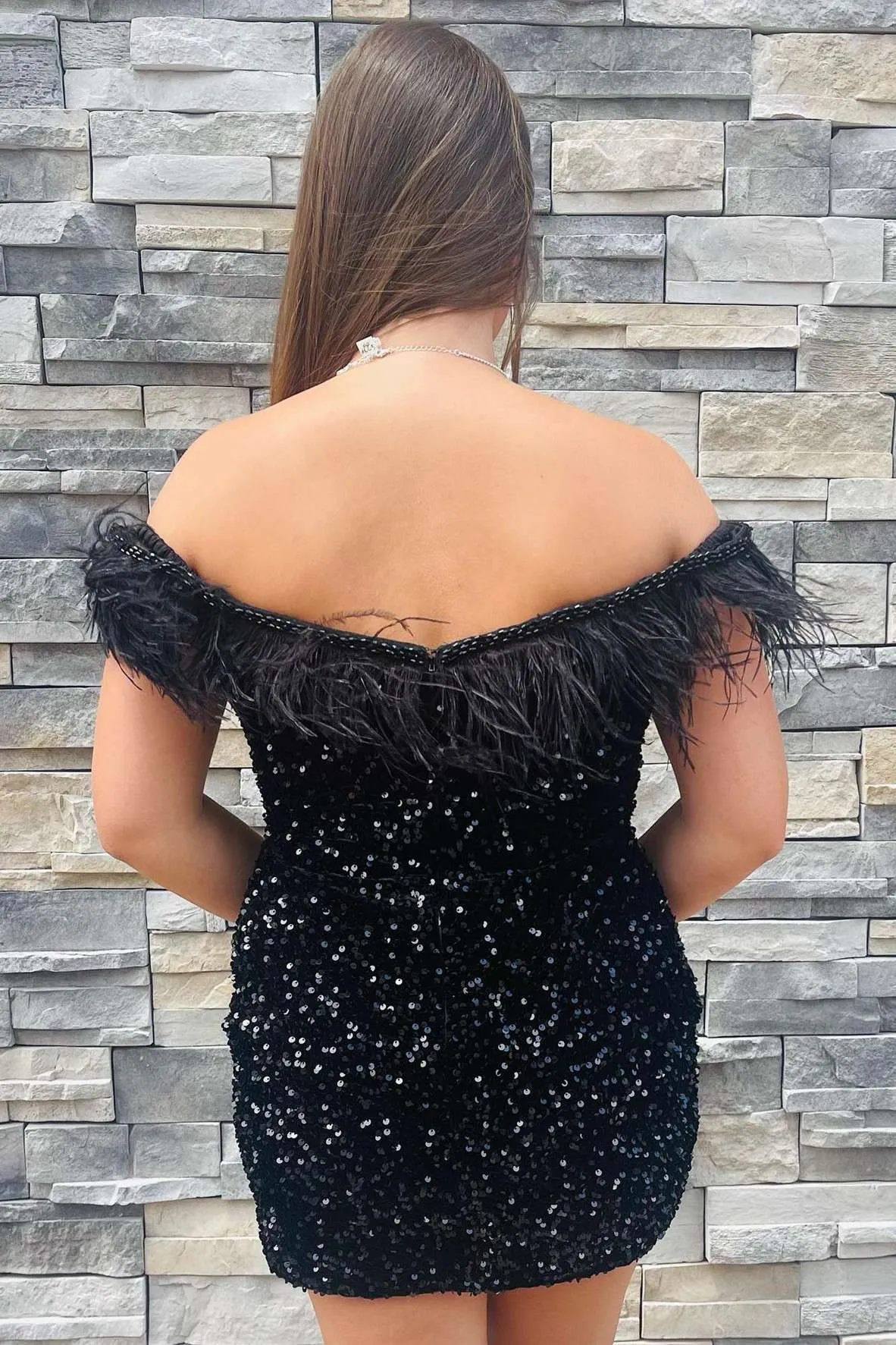 Sexy Black Bodycon Hoco Dress Off Shoulder Glitter Cocktail Dresses with Feather