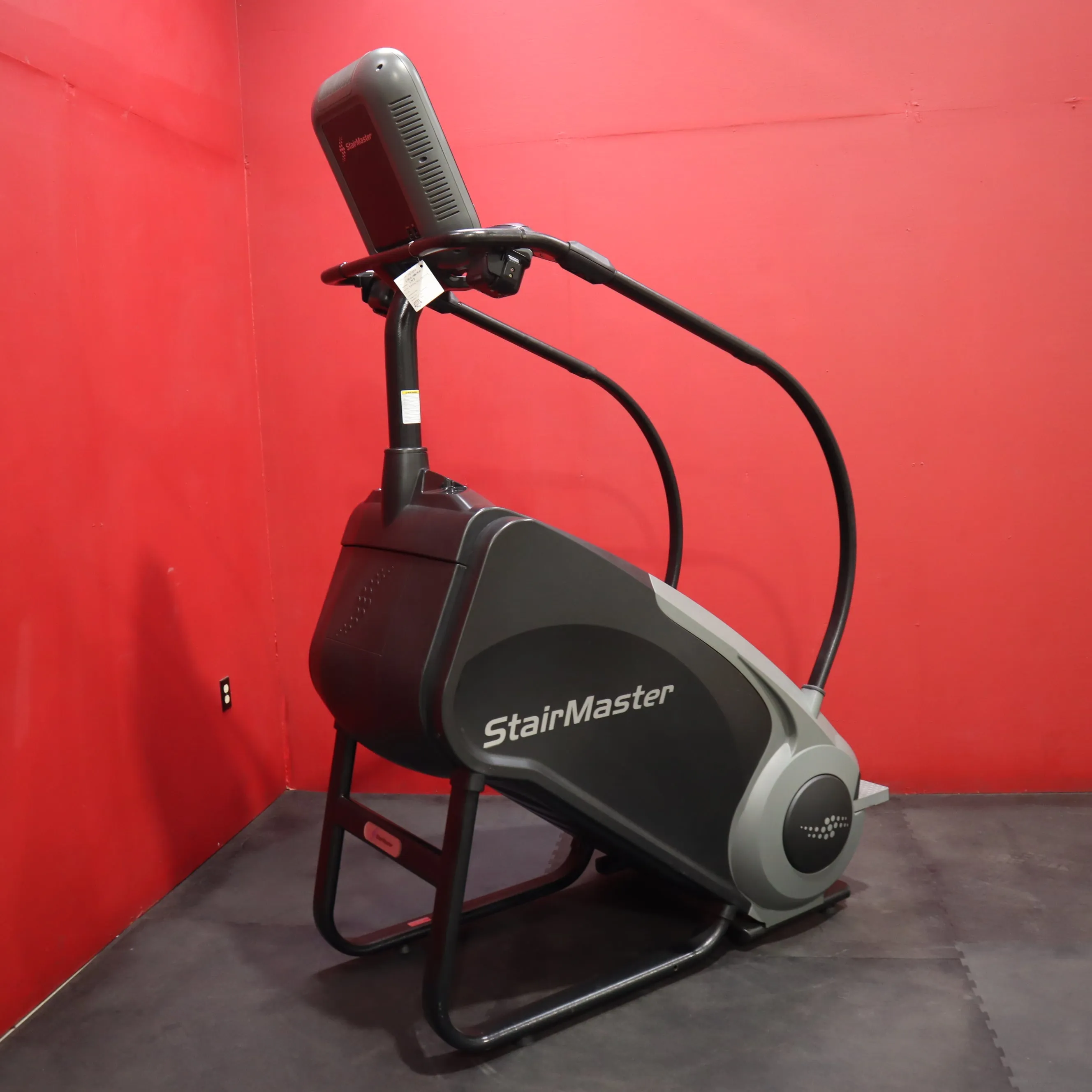 StairMaster 8 Series Gauntlet W/ 15'' OpenHUB LCD Display (Refurbished)