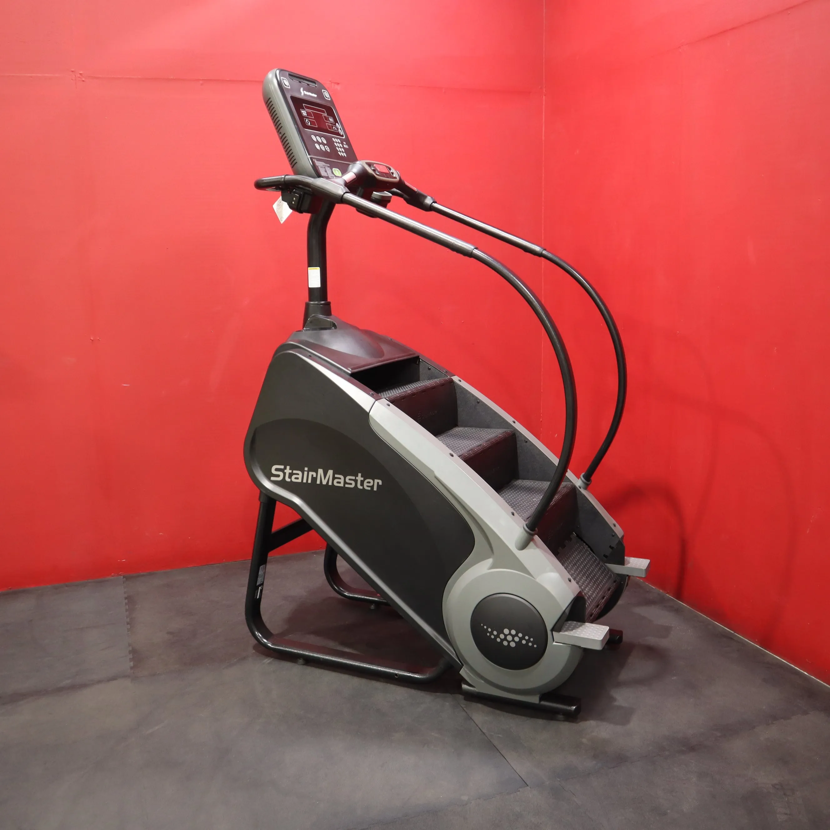 StairMaster 8 Series Gauntlet W/ 15'' OpenHUB LCD Display (Refurbished)