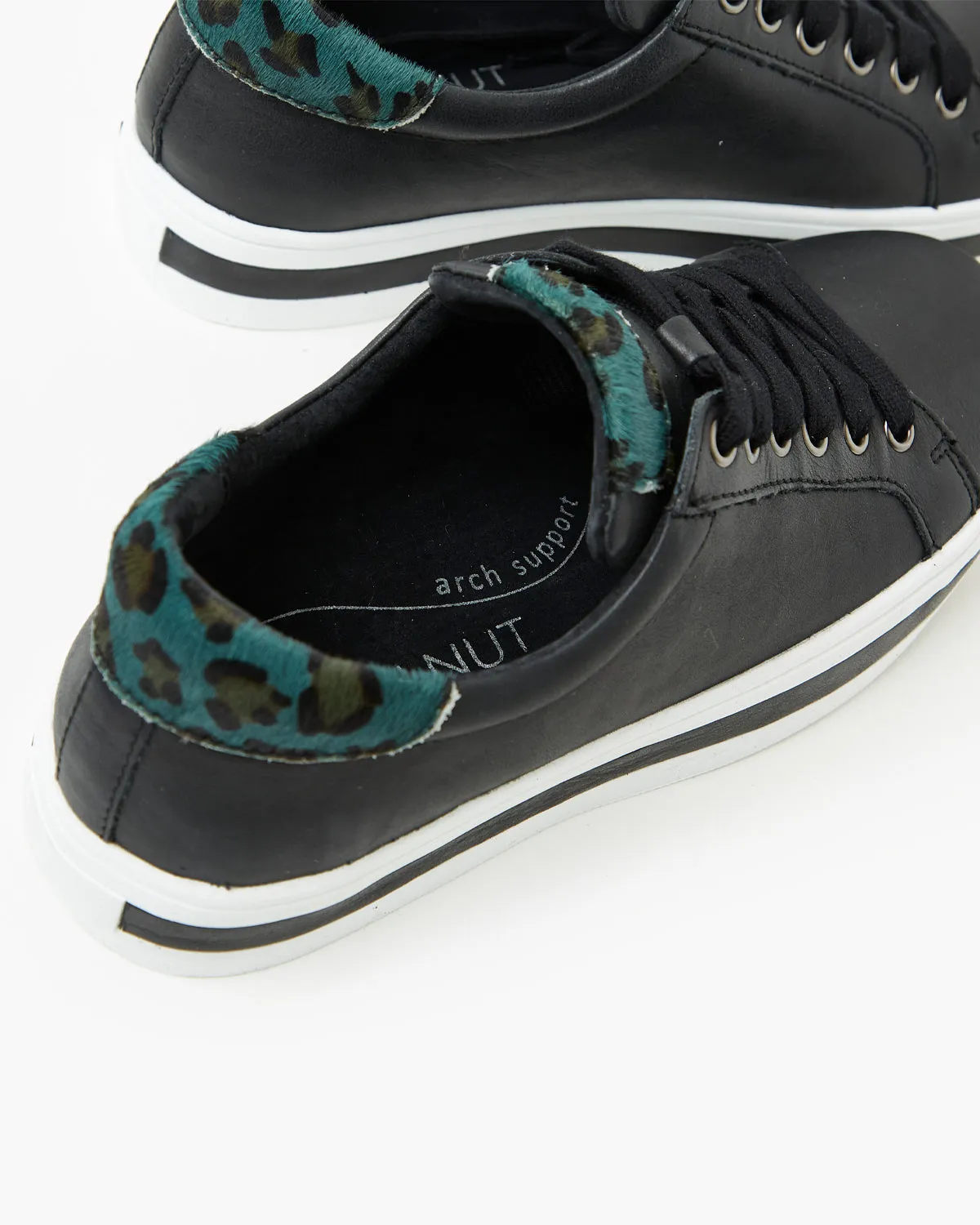 Stella Leather Sneaker - Black