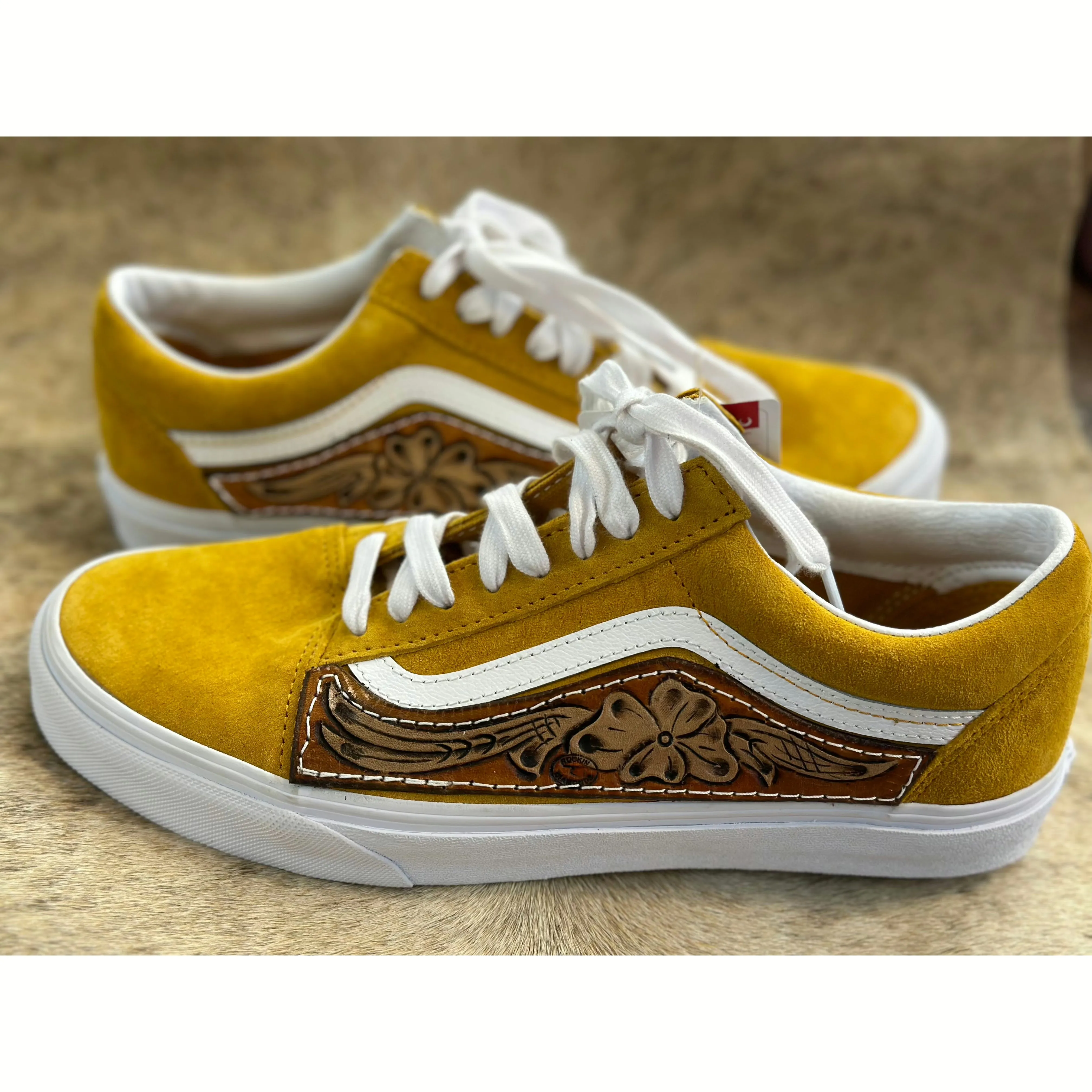 Women’s sz 10 Old Skool Tooled